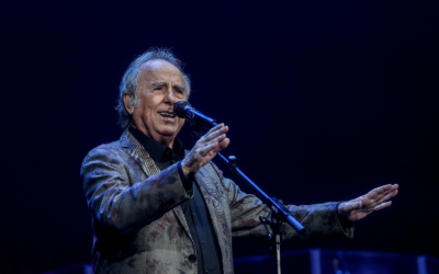 CONDECORAN A JOAN MANUEL SERRAT CON EL “PREMIO ANTONIO DE SANCHA 2025”